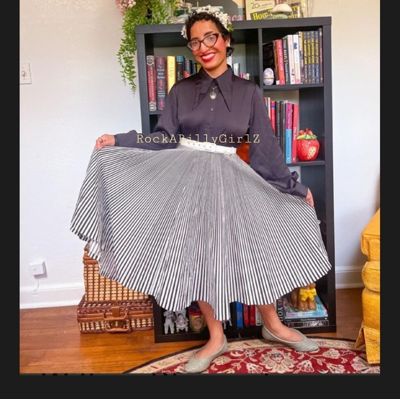 Tatyana 1940's Willow Ink Black Satin Blouse Pinup Bishop Sleeves w Arrow Collar - Picture 6 of 7